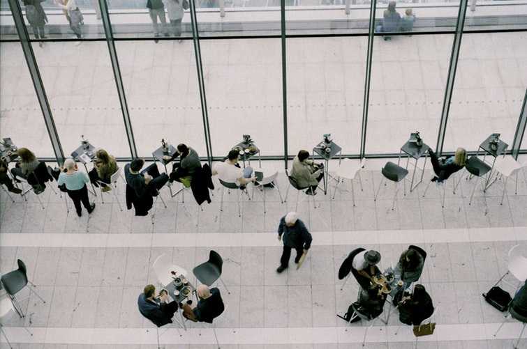 Como funciona a comunidade em um coworking - desk coworking