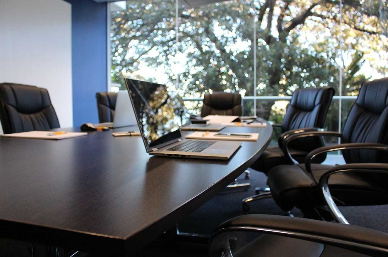 Salas de reunião: mais uma comodidade do coworking pra você