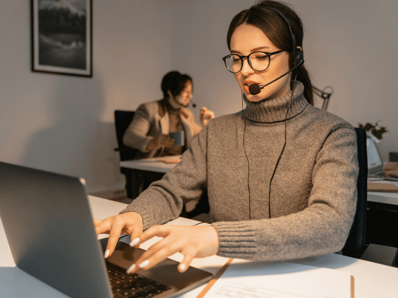 Agentes de IA no atendimento telefônico: como treinar sua equipe?