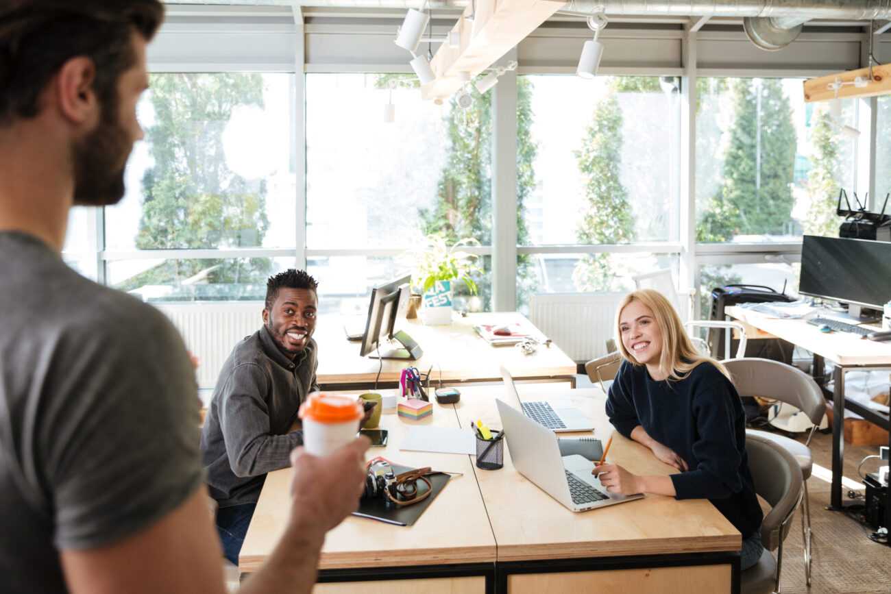 networking e oportunidades de negócios em coworking