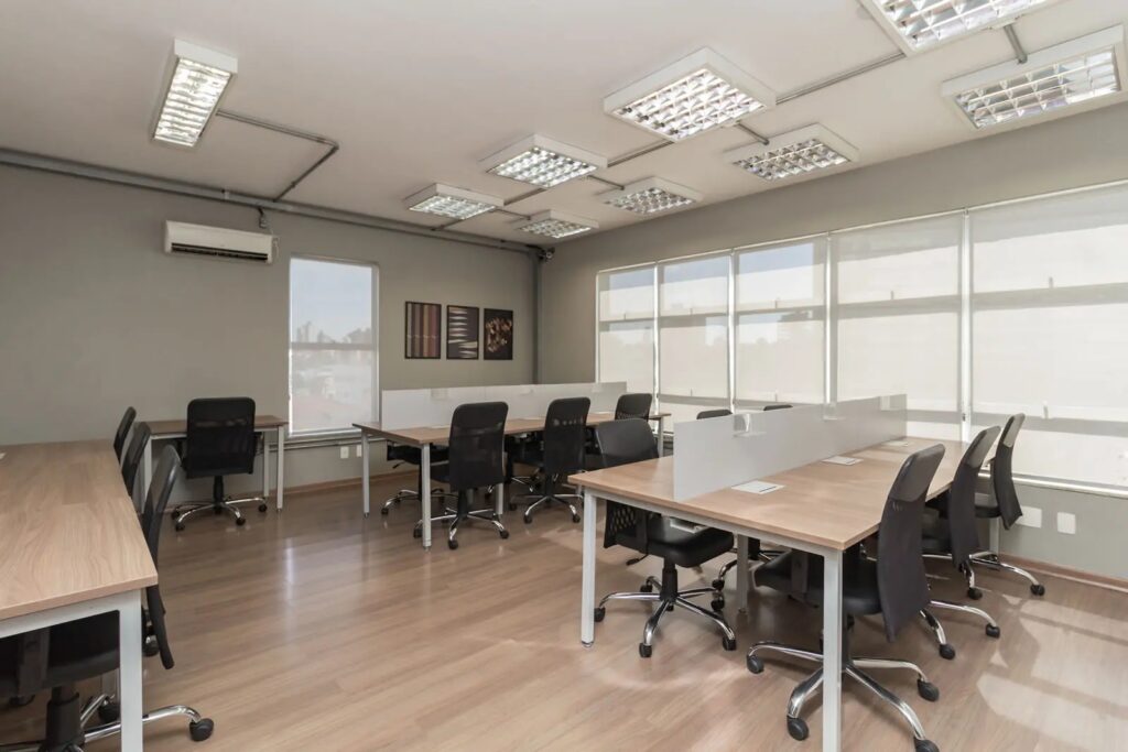 Espaço compartilhado do Desk Coworking do bairro Santa Efigênia em Belo Horizonte - MG