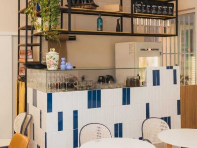 cafe zuzu nely desk coworking